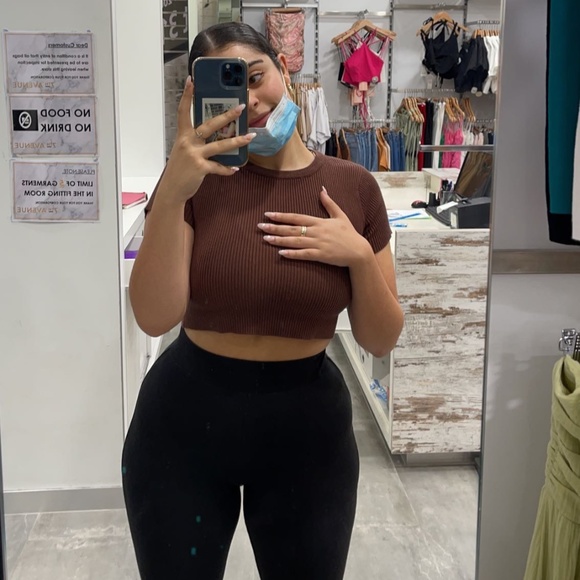 Meet your Posher, Lauren - Picture 1 of 1